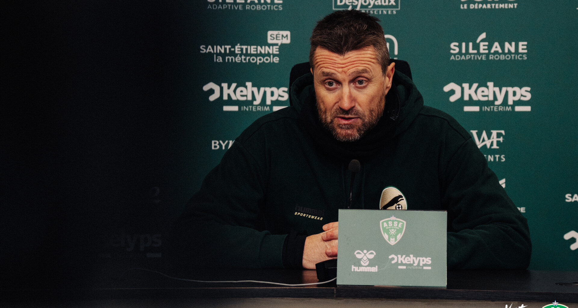 "On se doit de répondre"