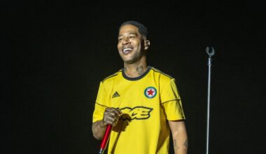 l'artiste choisit Paris pour sa première exposition