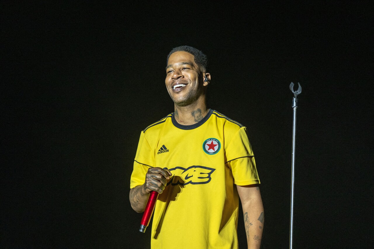 l'artiste choisit Paris pour sa première exposition