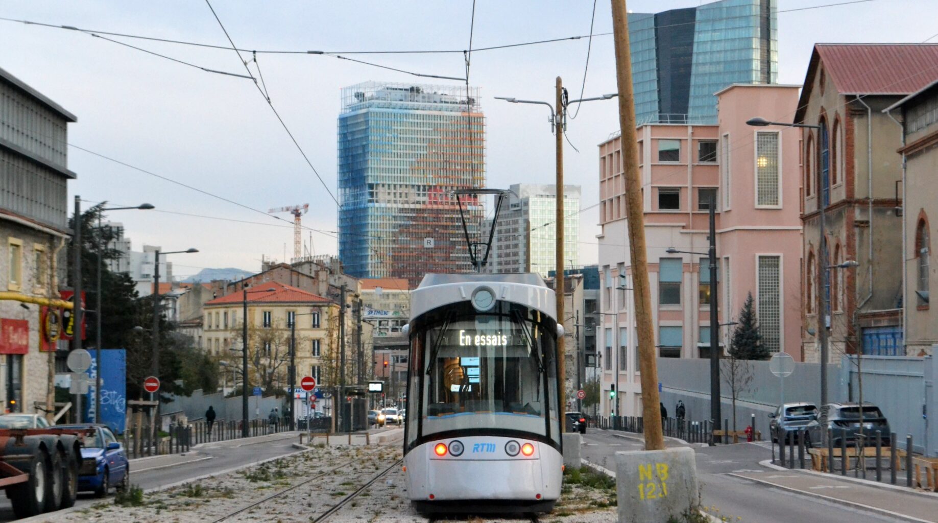 Dans le nord de Marseille, le tramway qu’on n’attendait plus enfin inauguré