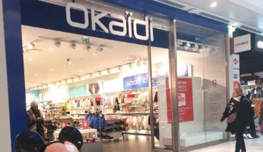 Grenoble. Une marque appréciée des familles en difficulté : ces magasins en sursis