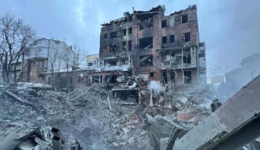 EN DIRECT, guerre en Ukraine : le bilan des bombardements russes de vendredi à Kharkiv passe à six morts - Le Monde.fr