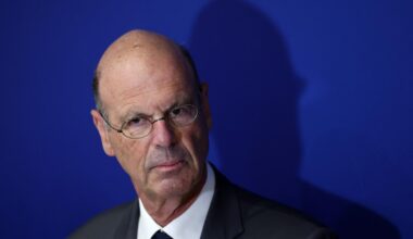 l’ancien ministre de l’économie, Eric Lombard, appelle le gouvernement à ne pas exclure le 49.3