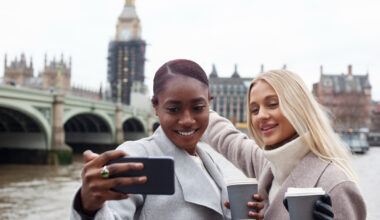 Airhub eSIM : UK 300 Go / 30 jours (réseau EE) — streaming & navigation sans compter