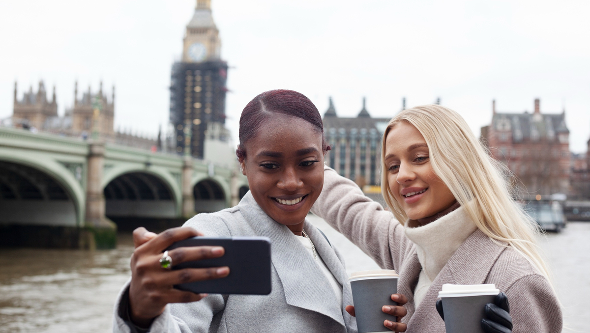 Airhub eSIM : UK 300 Go / 30 jours (réseau EE) — streaming & navigation sans compter