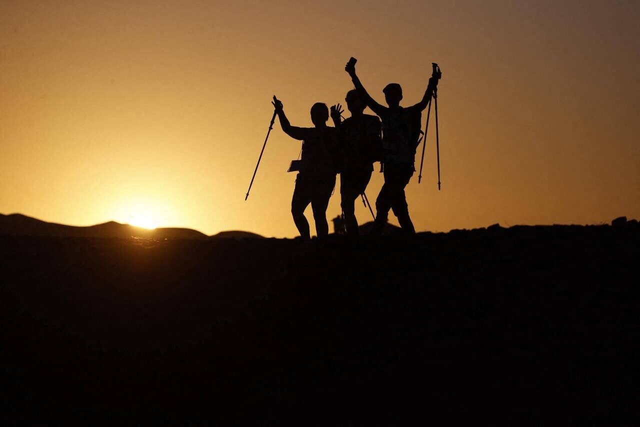 Après le cancer du sein, trois amies se lancent un défi fou et récoltent des milliers d'euros pour la lutte