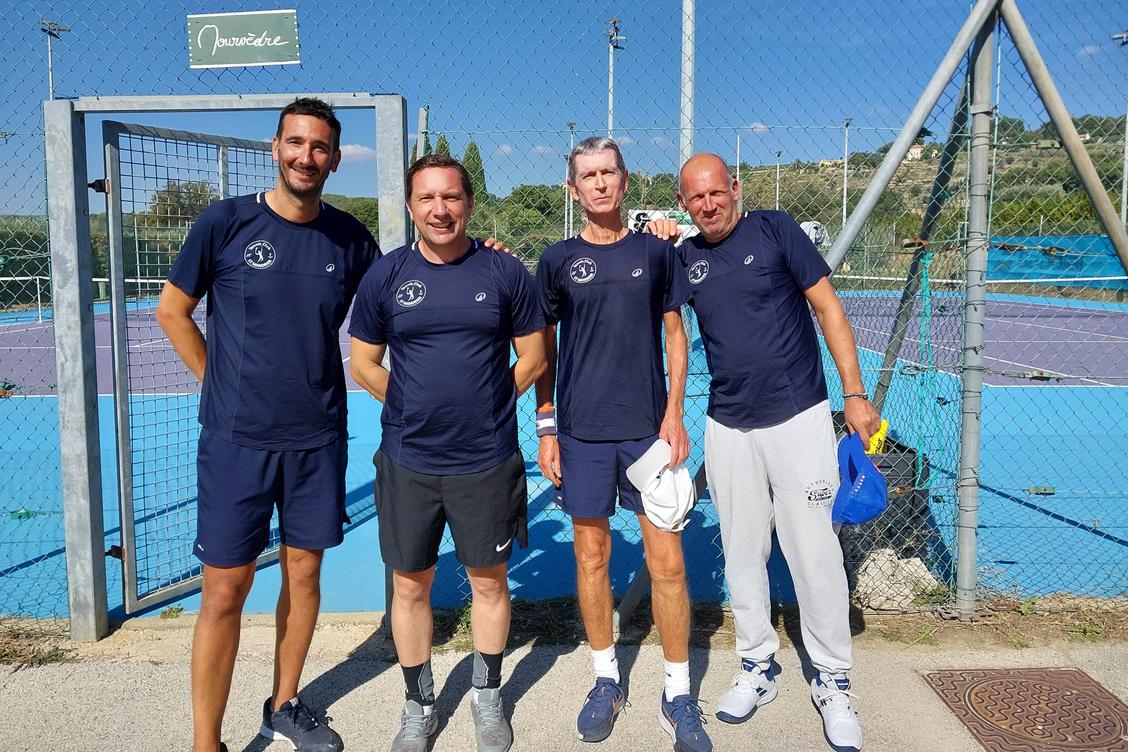 A Saint-Mandrier, les seniors du TCM champions du Var