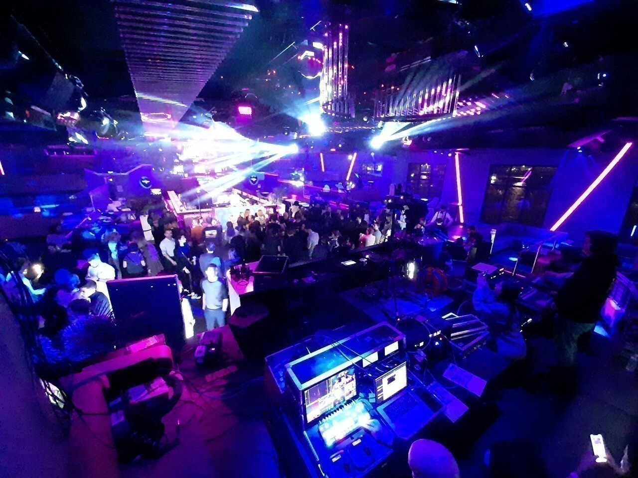 le préfet de Police de Paris rappelle à l'ordre les gérants de bar et de discothèque