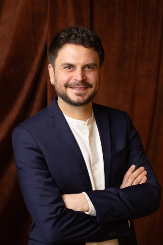 Florian Kobryn factu