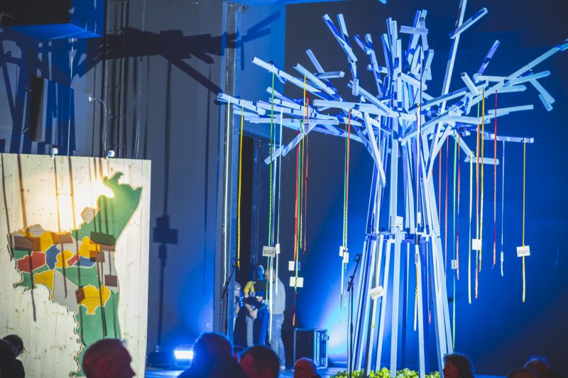 LAITERIE ARTEFACT, structure, scène