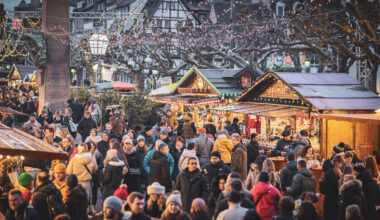 Marché de Noel 2024 chalets Place Broglie