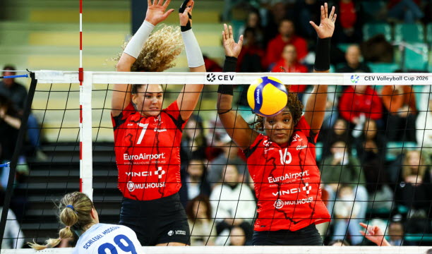 Gamanovich (à g.) et Olinga Andela s'illustrent au contre. Photo Antonin Utz