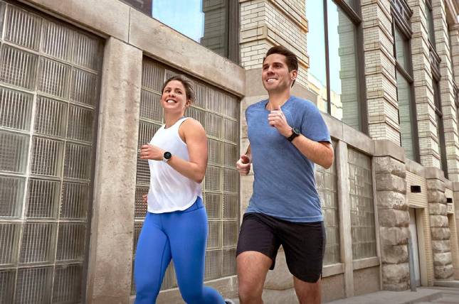 Vous cherchez une montre connect&eacute;e fiable et pas ch&egrave;re ? Ce mod&egrave;le Garmin est en baisse pour les soldes