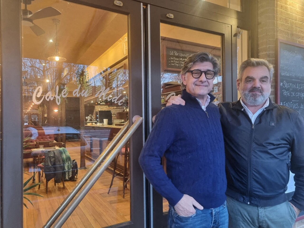 Toulouse. Ils reprennent le plus vieux café de Toulouse et y développent une brasserie pleine de charme