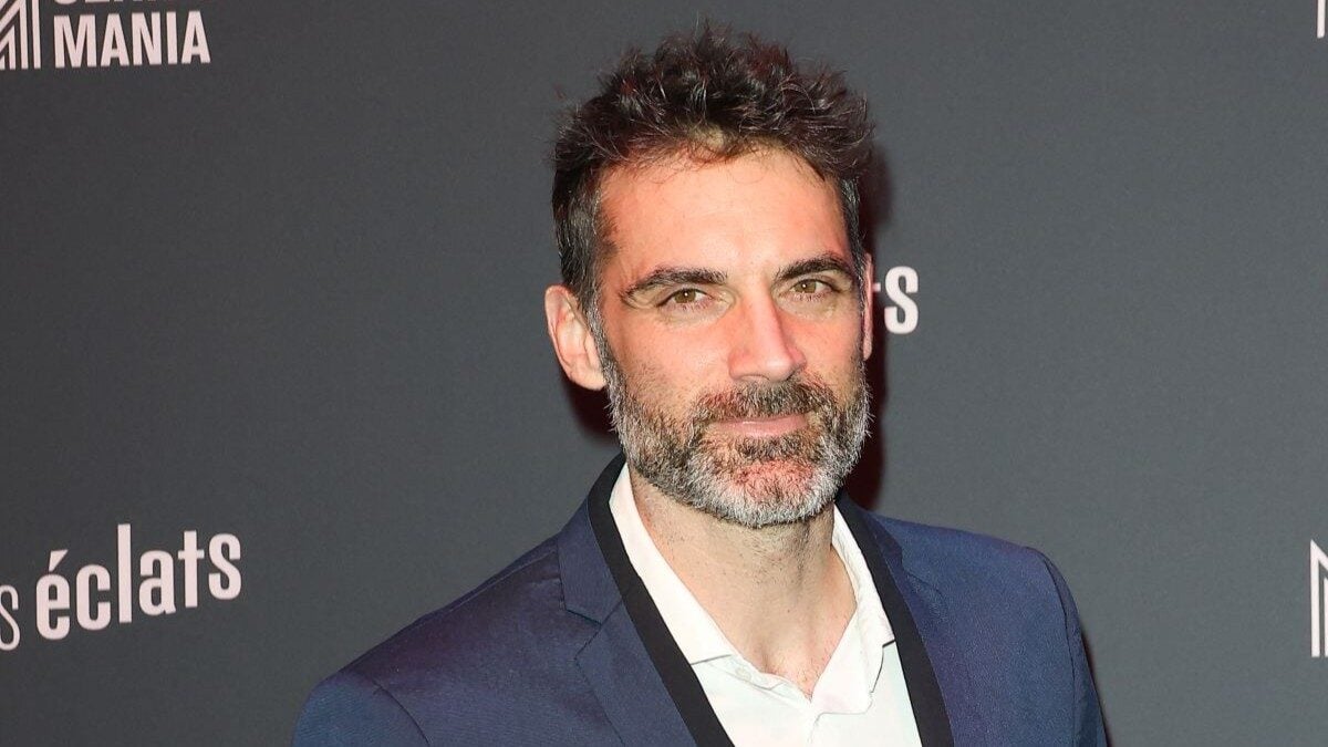 "Contrairement à ce qui a pu être dit…", il tap ...