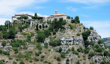 Ce petit village perché près de Nice trône sur le classement des "Villes de rêve"