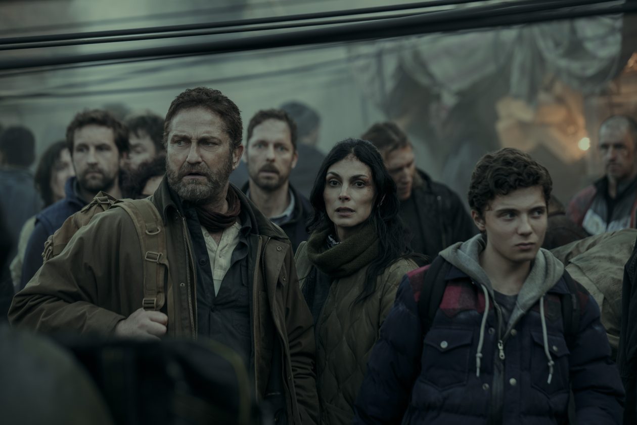 Gerard Butler, Trond Fausa Aurvåg, Morena Baccarin et Roman Griffin Davis dans Greenland 2 / Greenland Migration