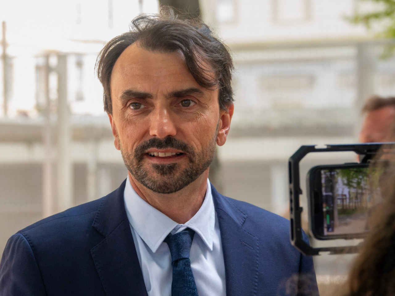 une députée l'accuse de "glorifier un islamiste"