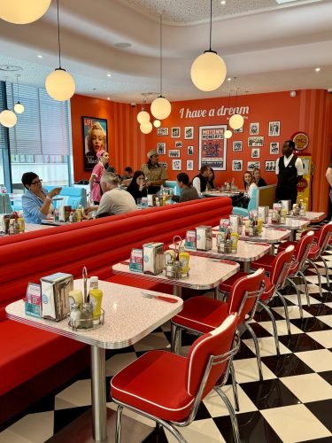 Holly’s diner restaurant vintage burger IMG_7118 2