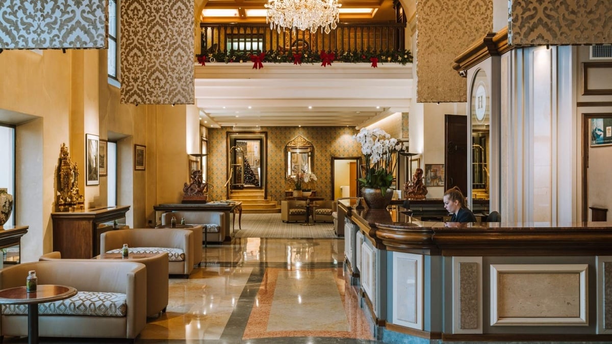 À Lyon, cet hôtel 5 étoiles organise une grande vente aux enchères de plus de 600 pièces