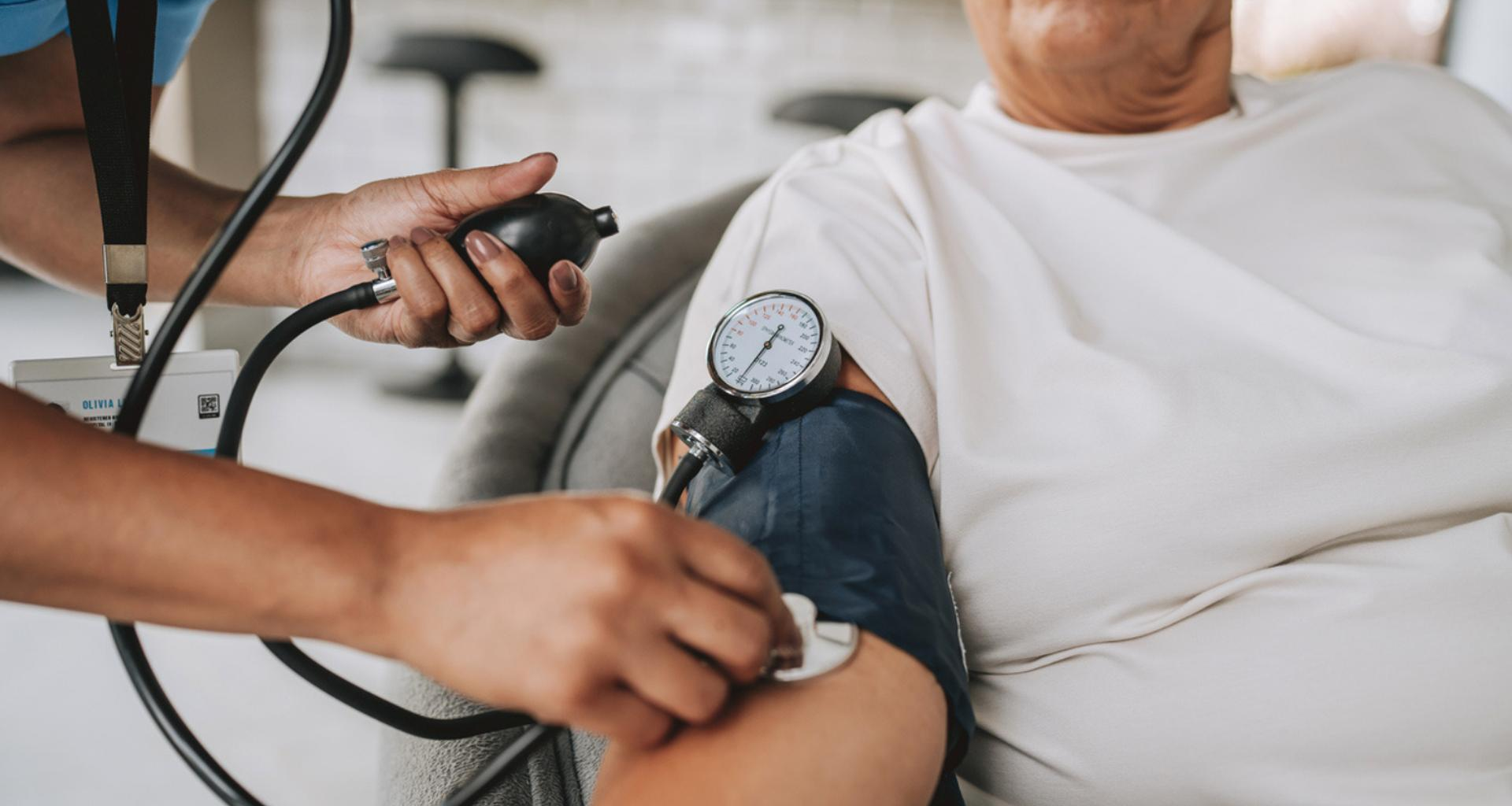 pourquoi les femmes résistent mieux avant la ménopause ?