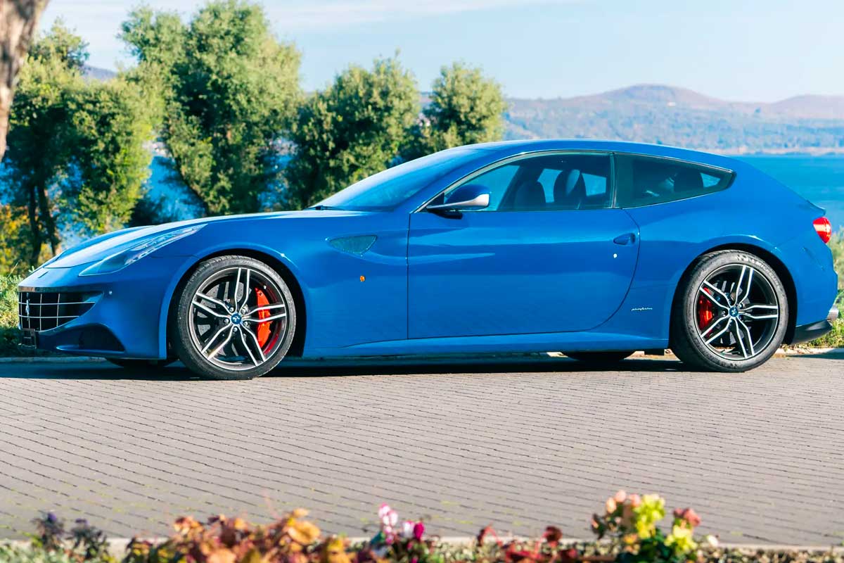 Cette Ferrari à la couleur unique est en vente
