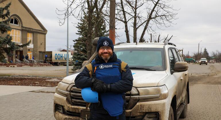 Drones, peur et épuisement : la réalité quotidienne de l'acheminement de l'aide humanitaire en Ukraine