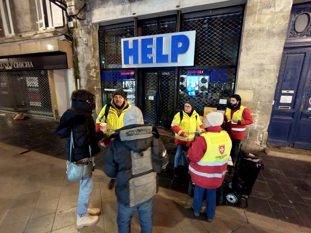 à Bordeaux, un bout de nuit glacial avec les gens de la rue