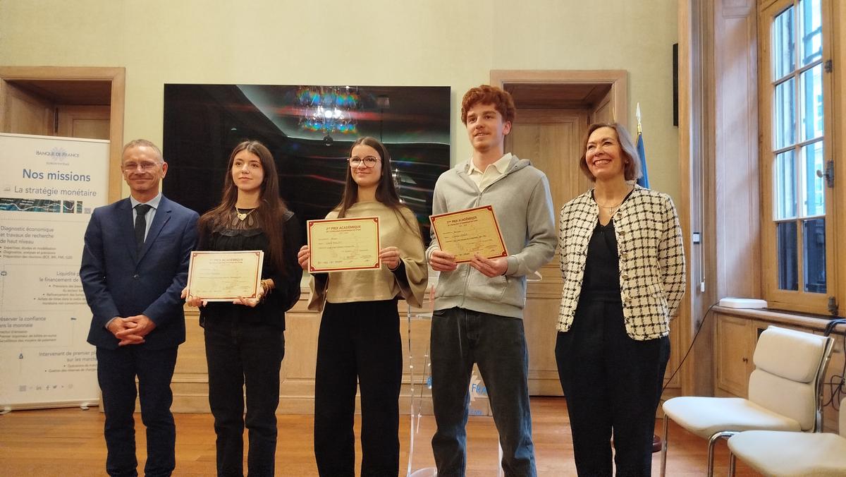 À Bordeaux, des lycéens STMG de la région reçoivent un prix d’excellence en économie