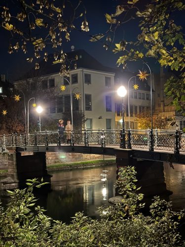 strasbourg quai nuit marché de Noël