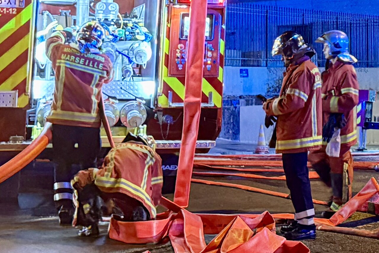 Marseille. Un violent incendie se déclare dans cette rue, des évacuations, le tram arrêté