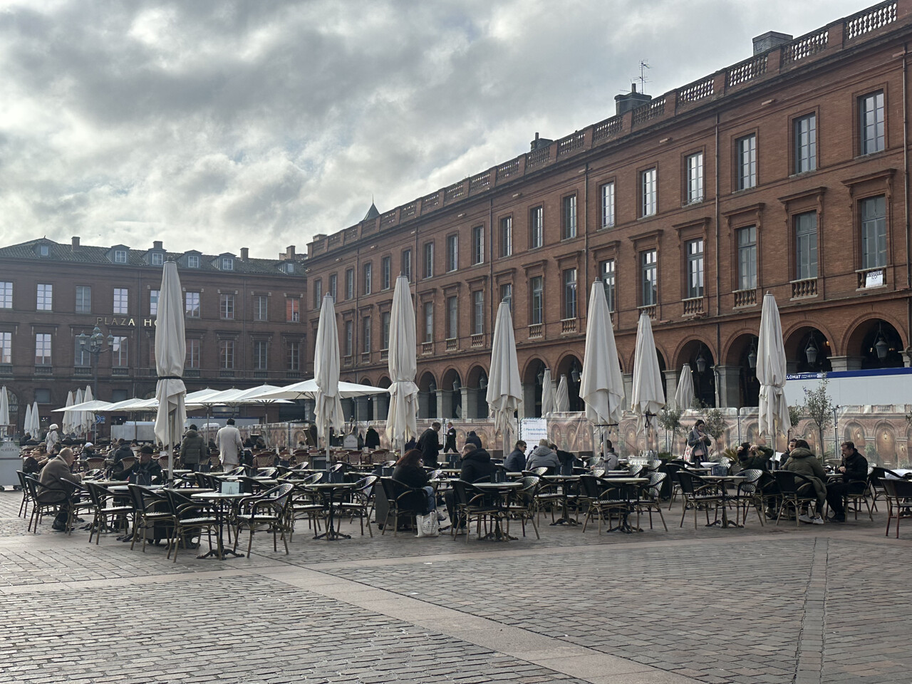 les terrasses ont déménagé place du Capitole, voici pourquoi