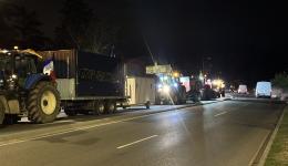Les agriculteurs manifestent ce lundi matin au sud de Lyon