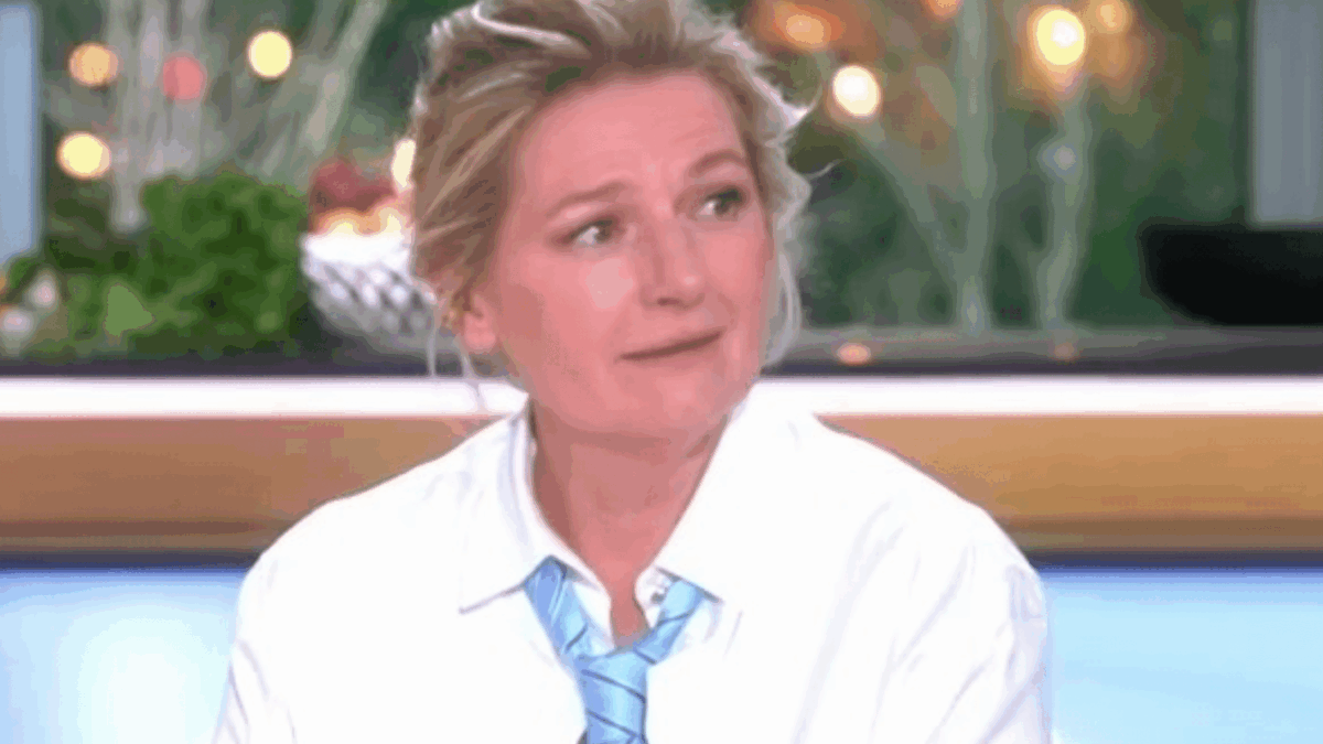 Anne-Elisabeth Lemoine bloque en pleine émission, Matt ...