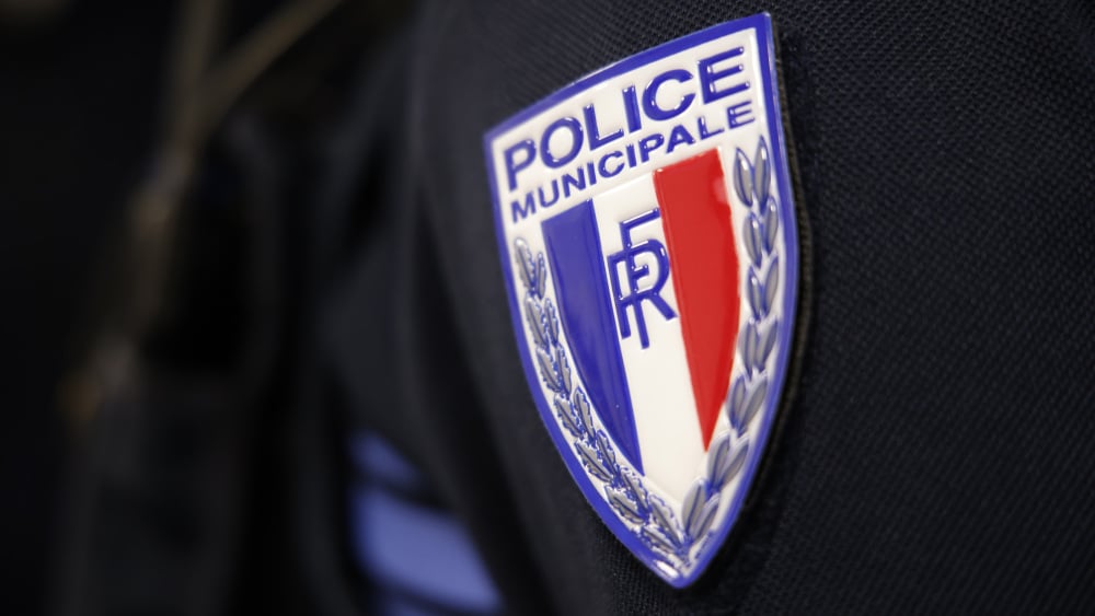 un vétérinaire roué de coups par un groupe de mineurs devant son cabinet à Carpentras