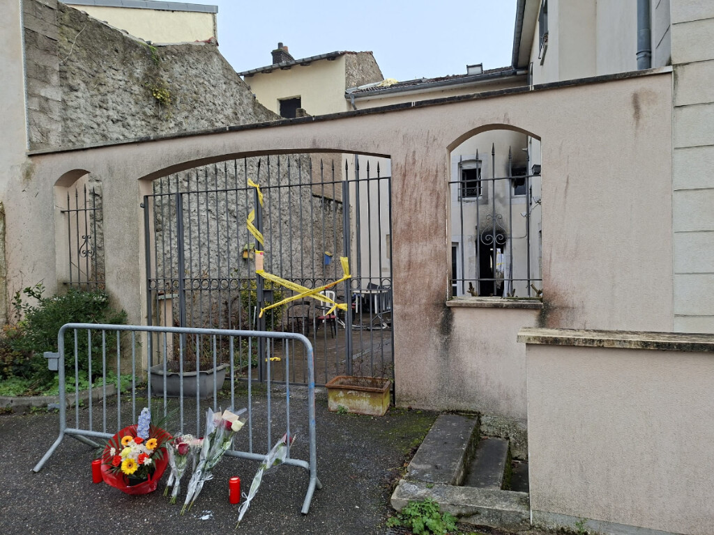 l'acte aurait été préparé par deux prisonniers depuis leur cellule