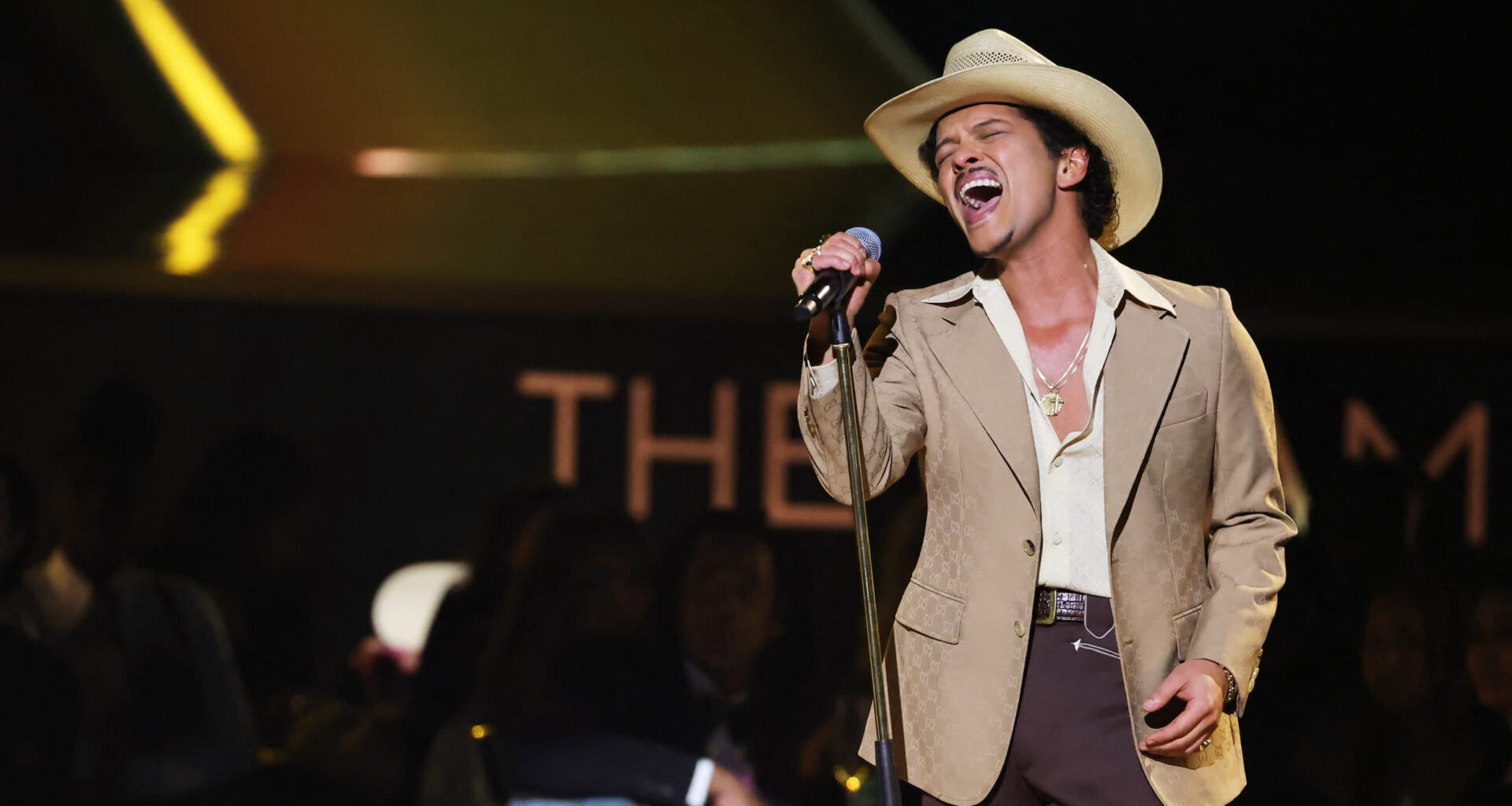 © Kevin Winter / AFP - Bruno Mars a annoncé deux concerts à Paris, au Stade de France.