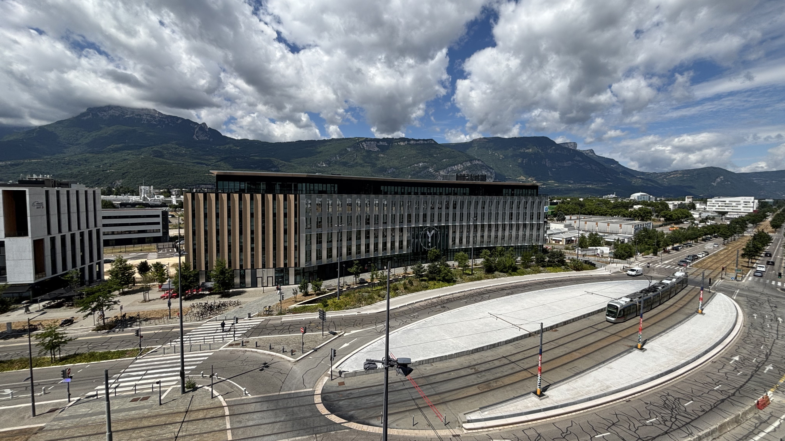 © Caroline Thermoz-Liaudy - Grenoble en troisième place du baromètre Arthur Loyd, dans le classement 2025 des grandes métropoles les plus attractives.