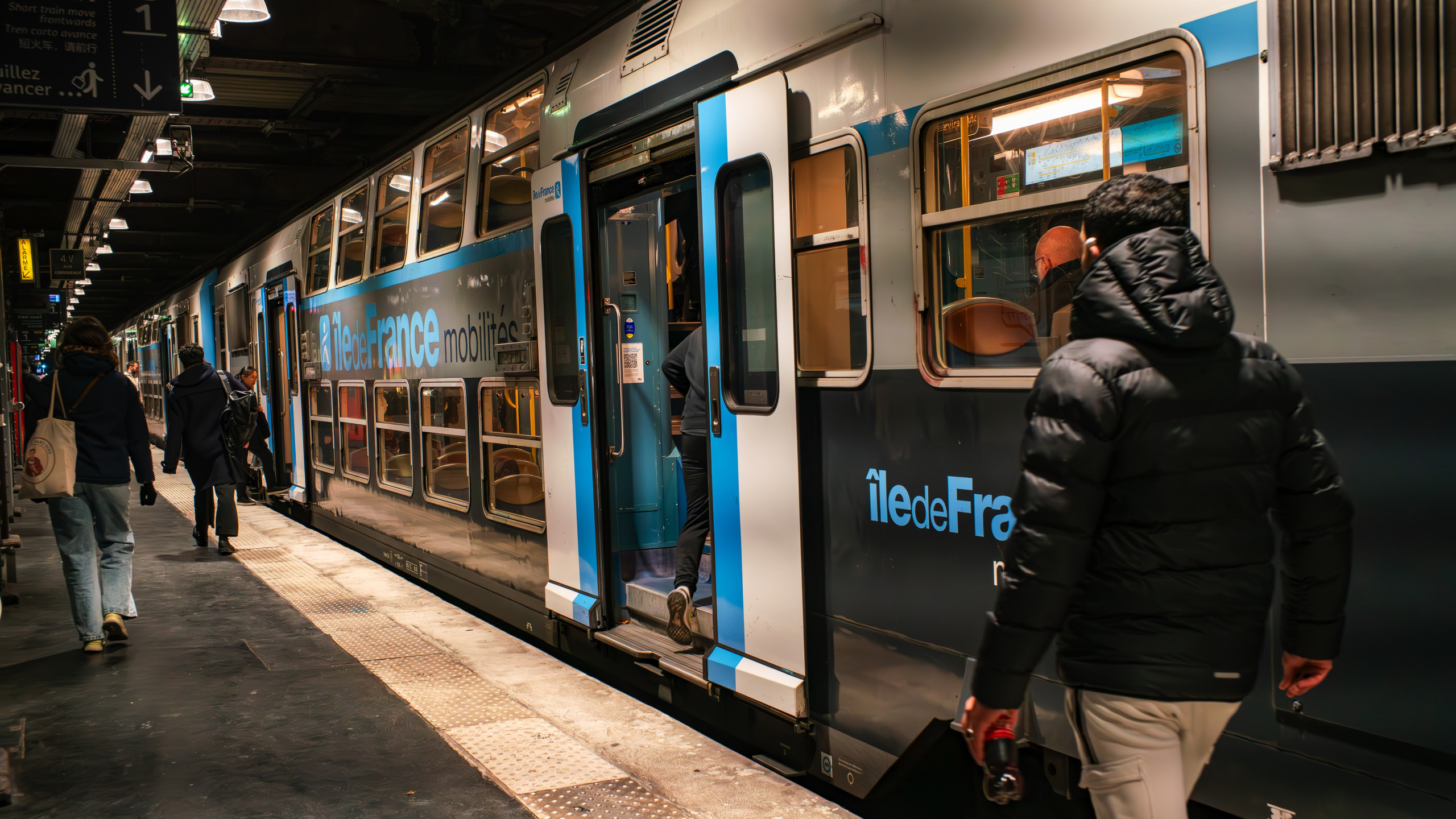 © Shutterstock - La tempête Goretti provoque de lourdes perturbations dans les transports franciliens ce vendredi matin, avec de nombreuses lignes interrompues ou fortement ralenties.