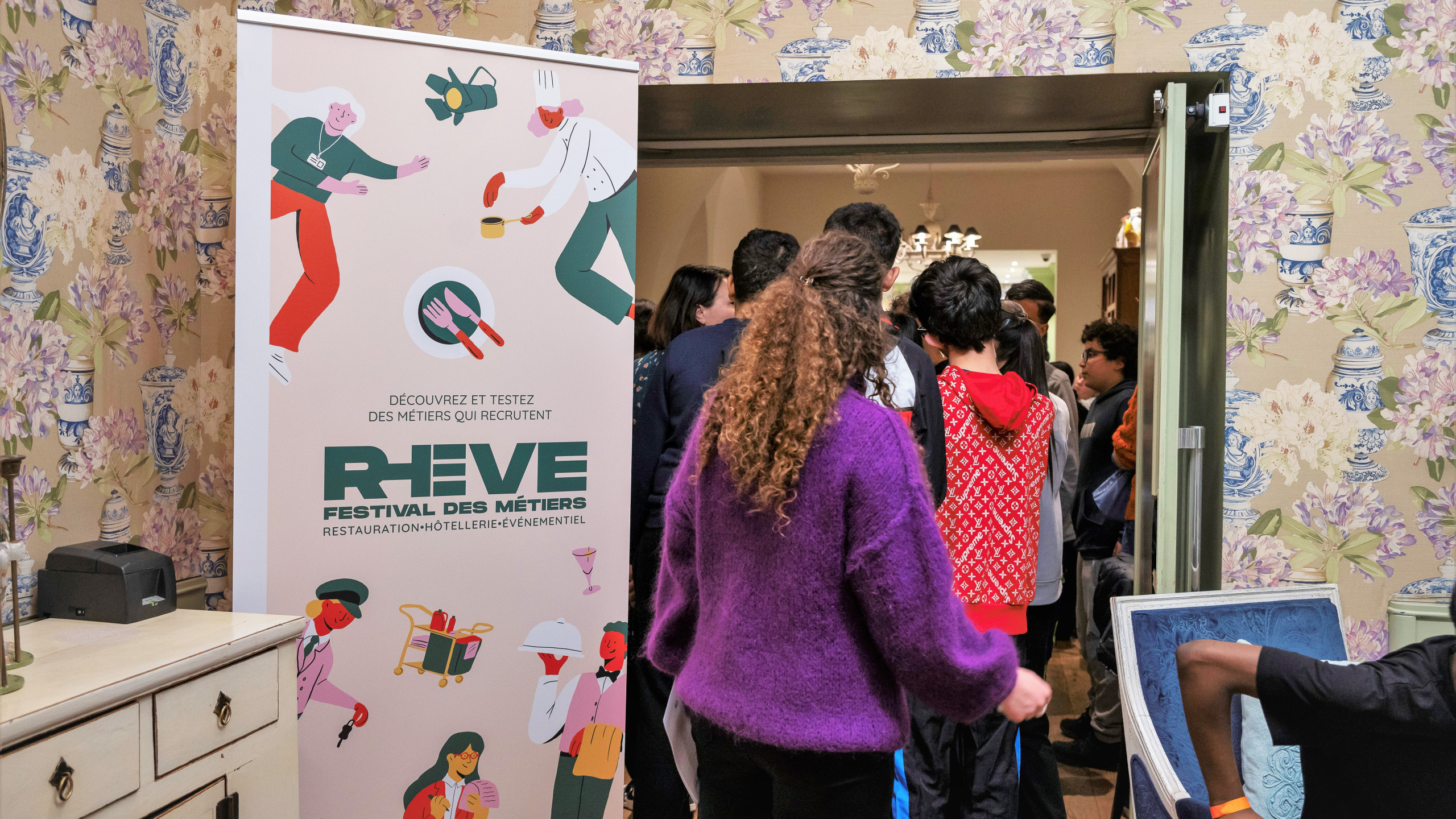 © Anais Mercier/Métropole de Lyon - Trente restaurants, hôtels et lieux événementiels font découvrir leurs métiers aux jeunes, aux demandeurs d'emploi ou aux personnes en reconversion professionnelle, dans la métropole lyonnaise.