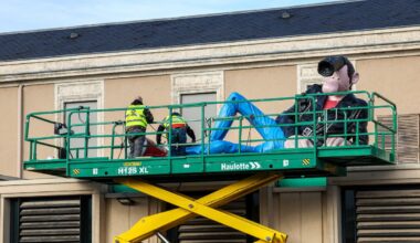 La statue Lucien fait l&rsquo;objet d&rsquo;une remise en peinture compl&egrave;te.