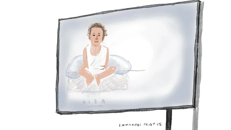 Lisa, la fillette de 11 mois, a succombé à une ingestion "massive" de produit caustique, de type déboucheur de canalisations. Ses parents, comme au premier procès, ont voulu montrer des images de leur enfant pleine de vie. 