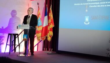 Le maire de Saint-Étienne-du-Grès, Jean Mangion, appelle à la vigilance et à la cohésion lors de ses vœux