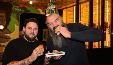 Le champion du monde du burger, associé à Sébastien Chabal, ouvre sa première adresse à Marseille