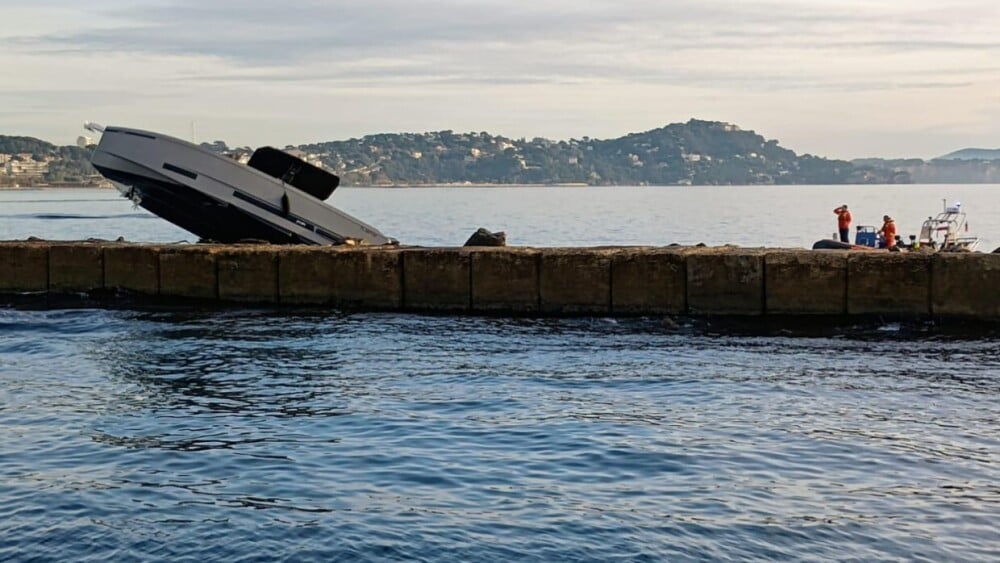 Un petit yacht percute la grande jetée de la rade de Toulon, deux personnes blessées