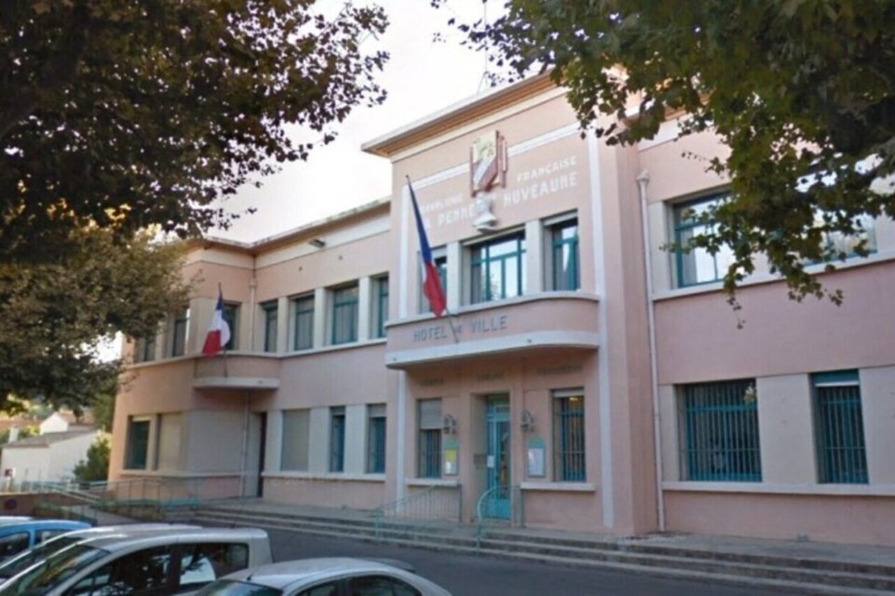 Près de Marseille. Mis en examen pour viol, le maire de cette commune est candidat aux municipales