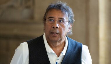 Laurent Voulzy (77 ans) et sa femme de 33 ans sa cadette récompensés, Rachida Dati aux premières loges