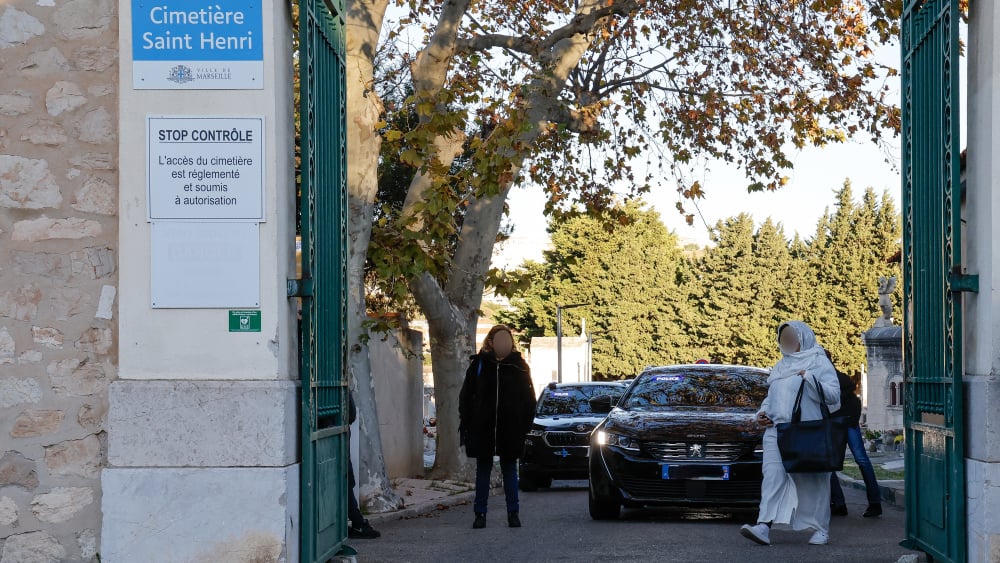 Jugé pour un violent arrachage de collier à Marseille, un prévenu disculpé au tribunal par la victime