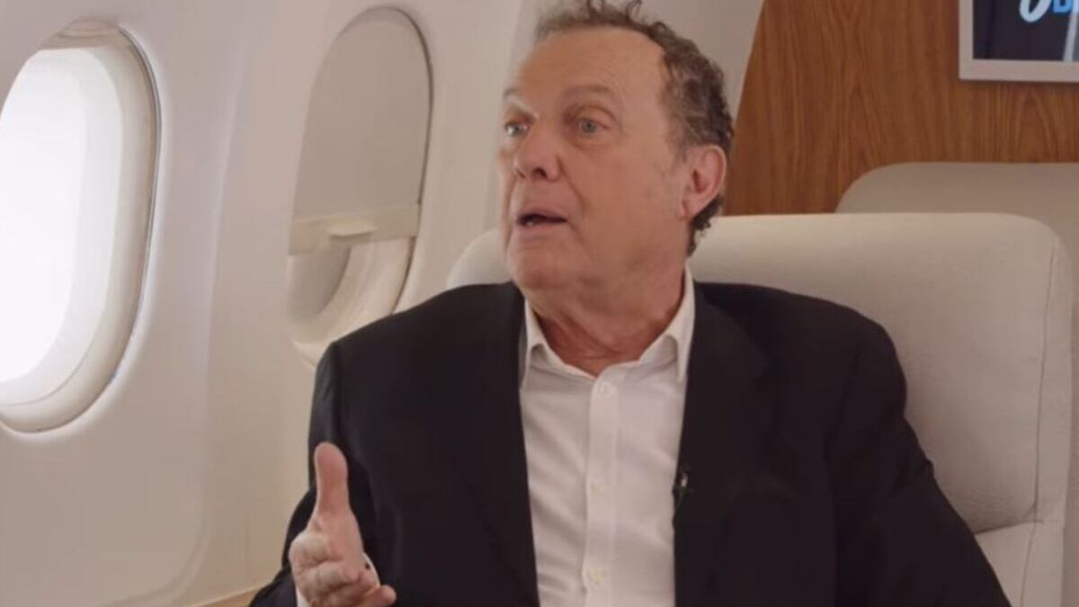 Julien Lepers provocateur, sa sortie tonitruante dans une boulangerie : "Personne a rien dit..."