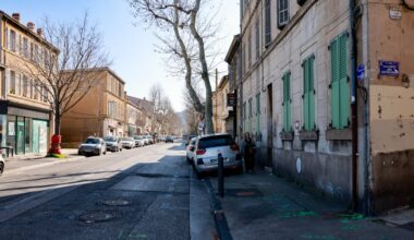 les policiers ivres avaient frappé les clients d’un snack et une serveuse, prison ferme requise